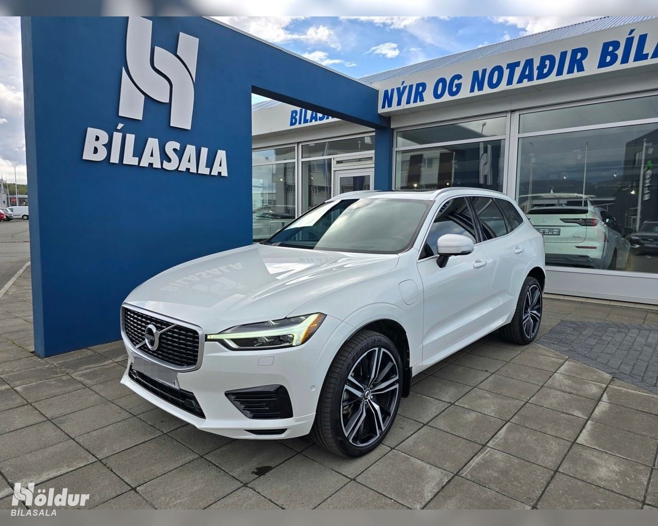 VOLVO XC60 R DESIGN